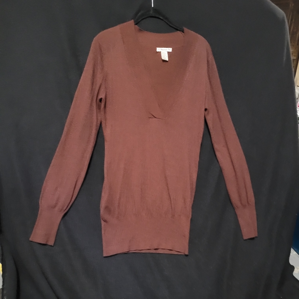 Vintage Forever- Deep V-Neck Sweater-Large- gently pre-luved